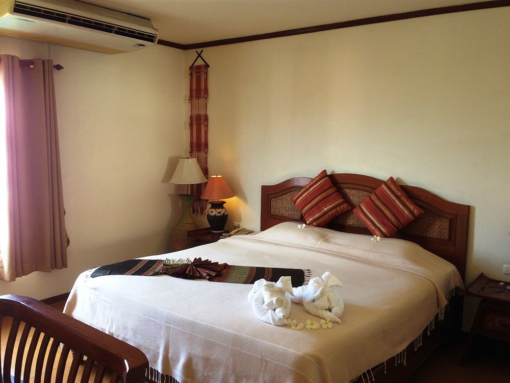 Phuphaya Resort Pattaya Buitenkant foto