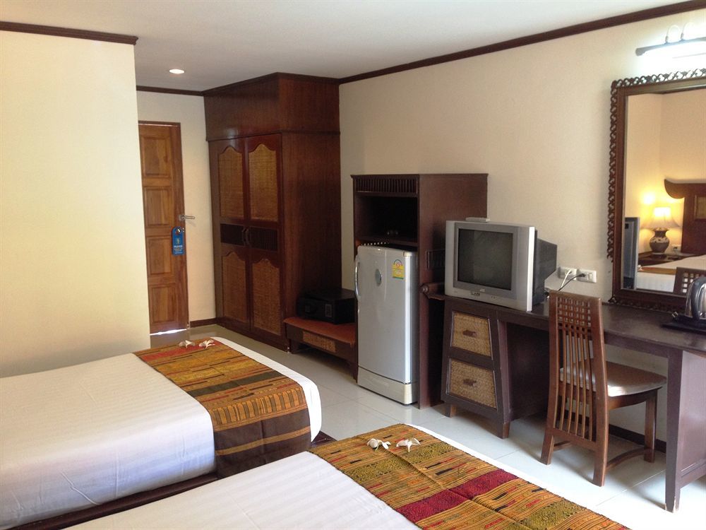 Phuphaya Resort Pattaya Buitenkant foto