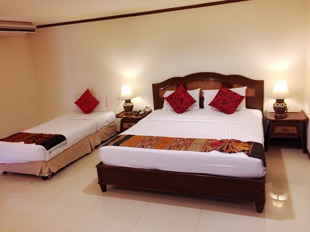 Phuphaya Resort Pattaya Buitenkant foto
