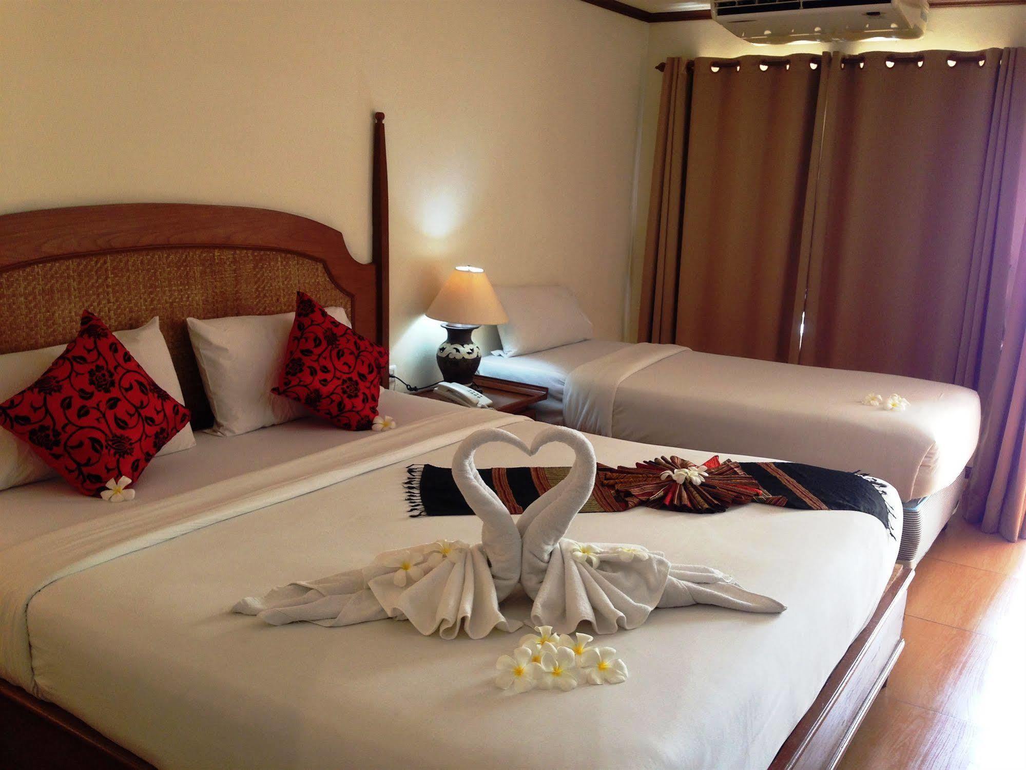 Phuphaya Resort Pattaya Buitenkant foto