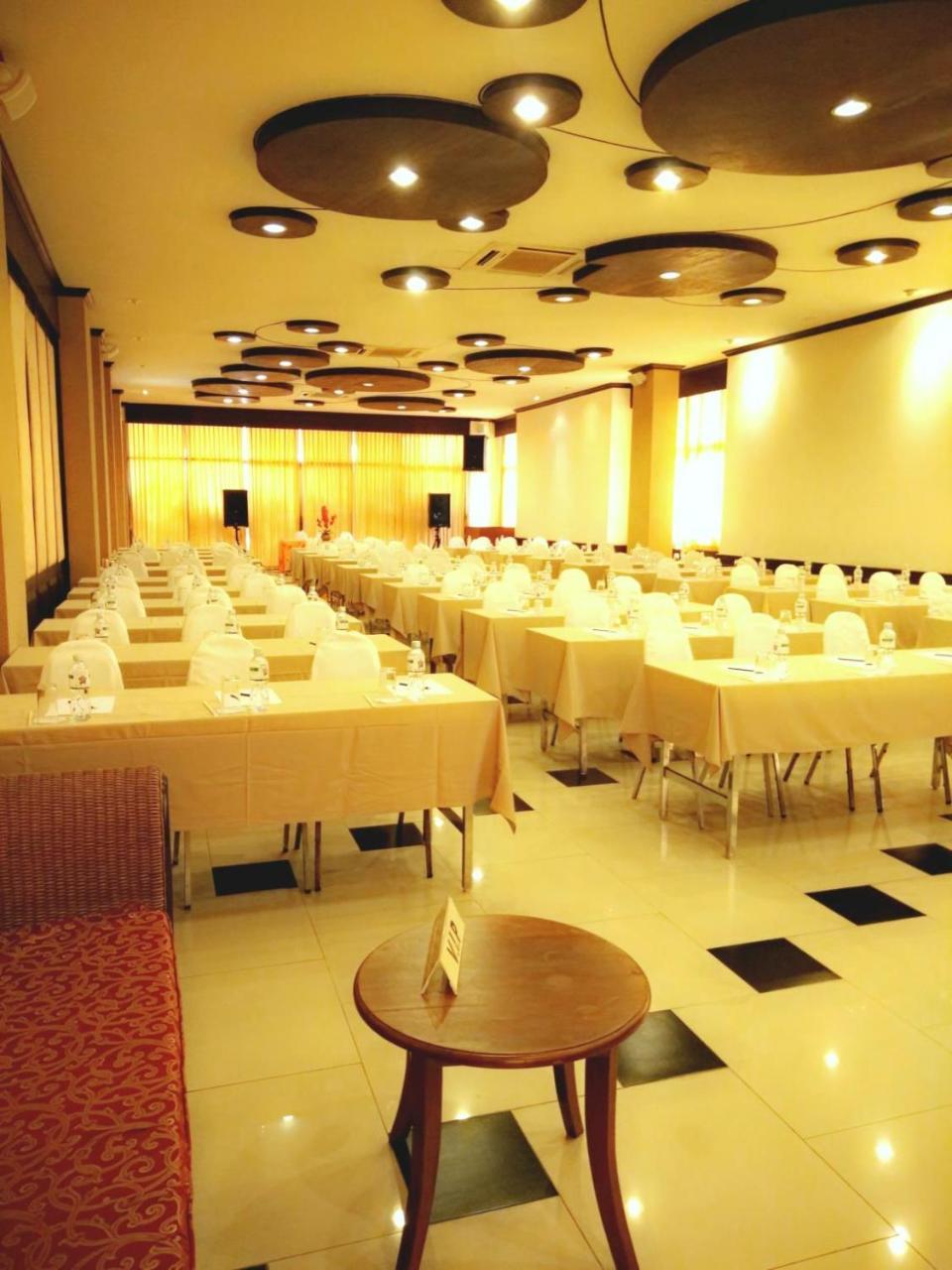 Phuphaya Resort Pattaya Buitenkant foto