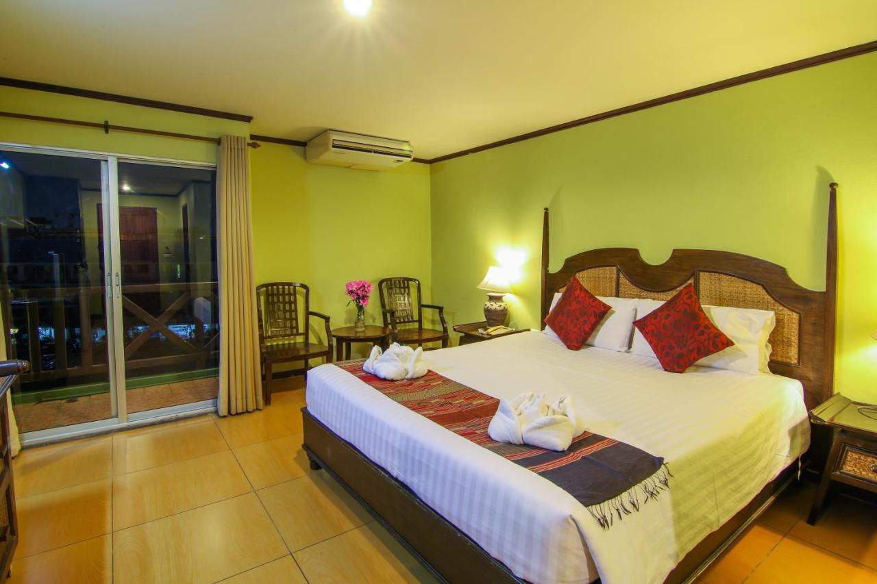 Phuphaya Resort Pattaya Buitenkant foto